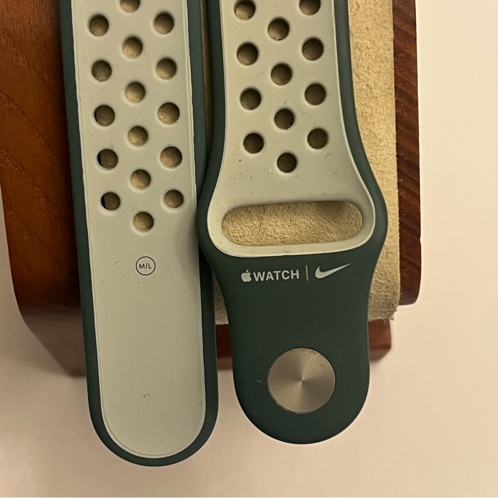 Nike Sport Band M/L ,42/44/46 Green/gray Genuine OEM Apple Watch Band
